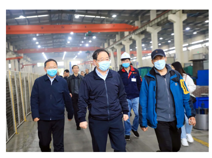 省经信厅牛弩韬厅长一行莅临太阳集团tyc4633调研
